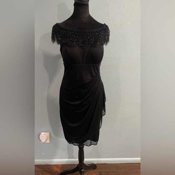 Xscape Evenings Cap-Sleeve Beade.. - Picture 4 of 6